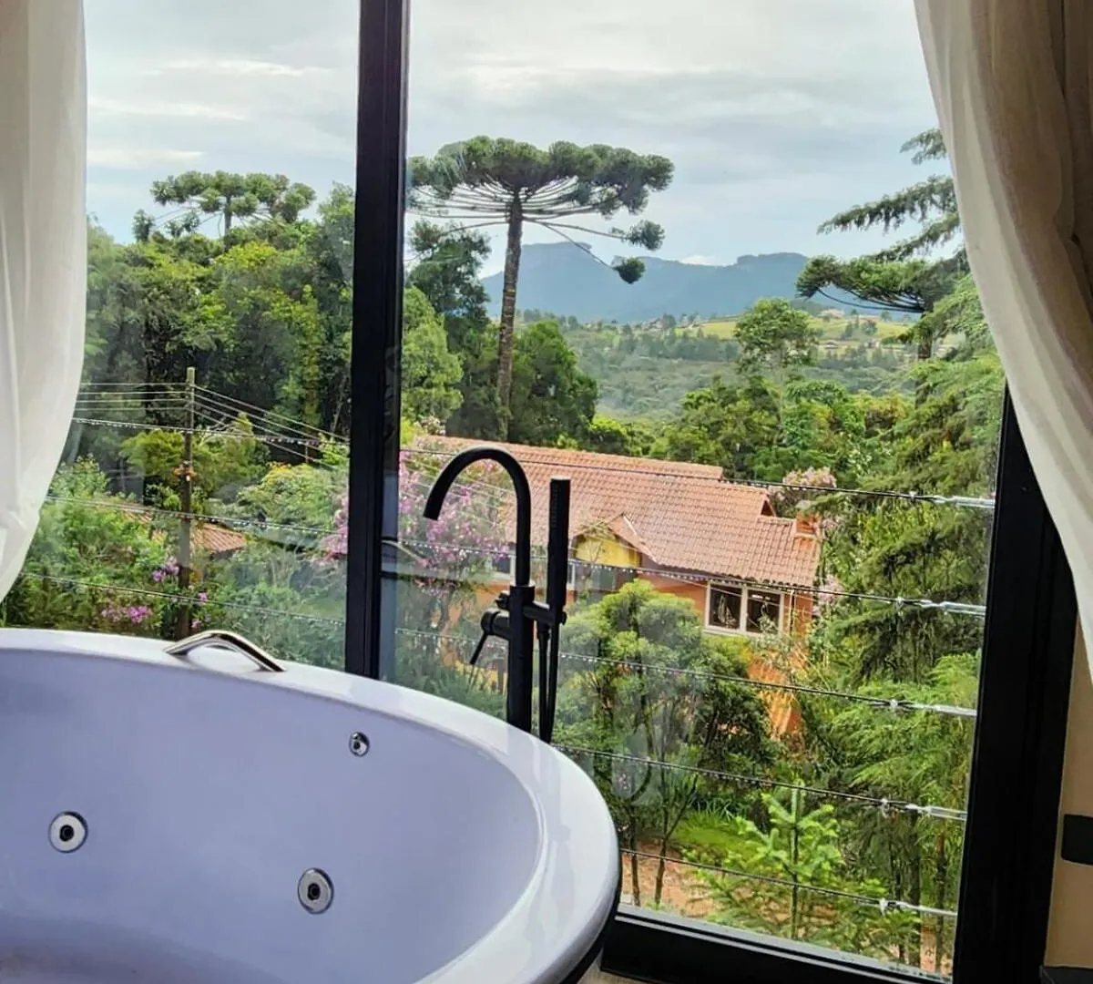 Chalet Casa Da Arvore - Mantequiero Campos do Jordao Brazil