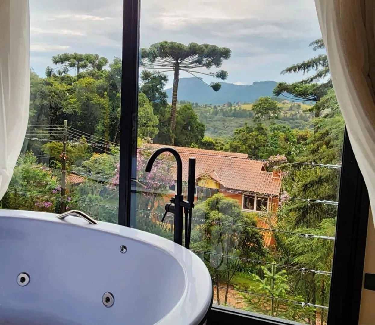 Casa Da Arvore - Mantequiero Campos do Jordao
